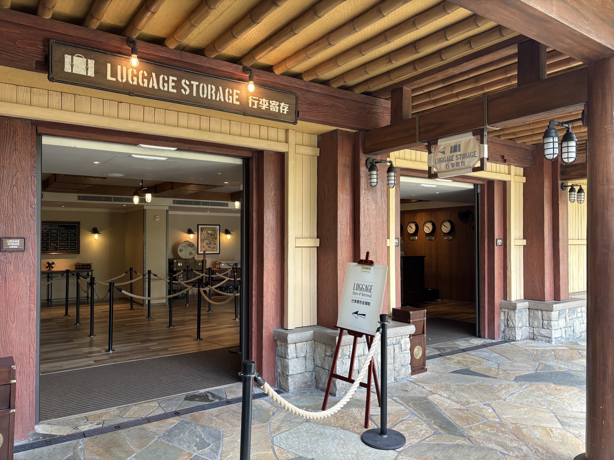ディズニー エクスプローラーズ ロッジで荷物は預かってもらえる？（Disney Explorers Lodge）
